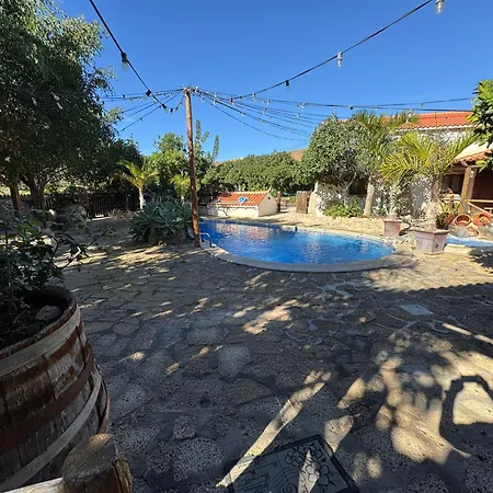 Casa Mercedes * El Río